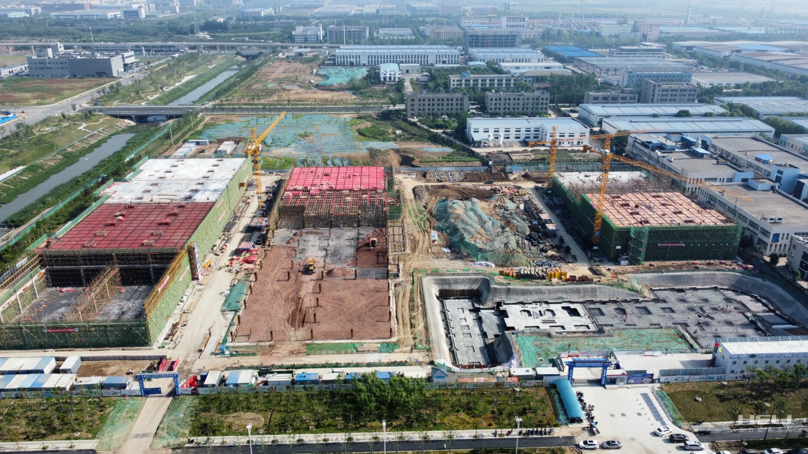 和鼎機(jī)電鋰電三期項(xiàng)目施工現(xiàn)場(chǎng)全貌.jpg